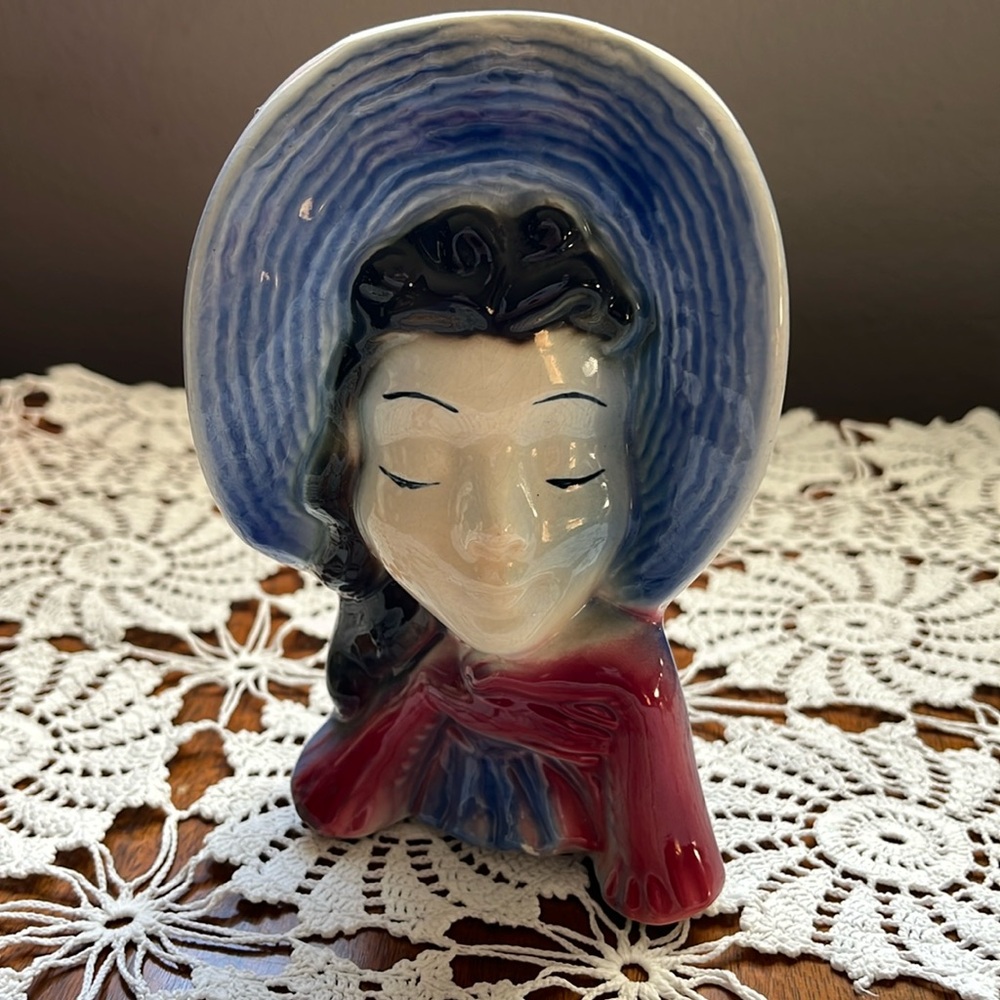 Royal Copley lady head vase. No chips Also can hang on wall. Excellent condition